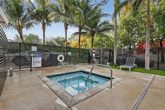 Building Photo - 13800 Highland Dr