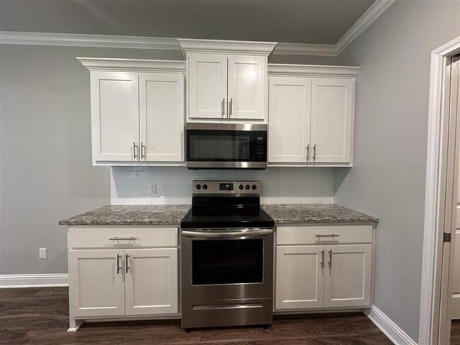 Building Photo - Magnolia Park #10722