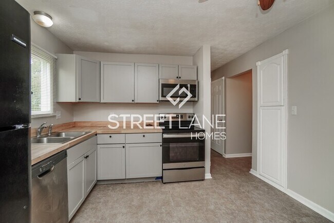 Building Photo - Charming 4 bedroom home in Pickerington!