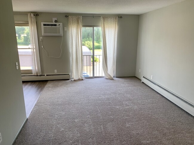 Building Photo - 810 9th Ave S