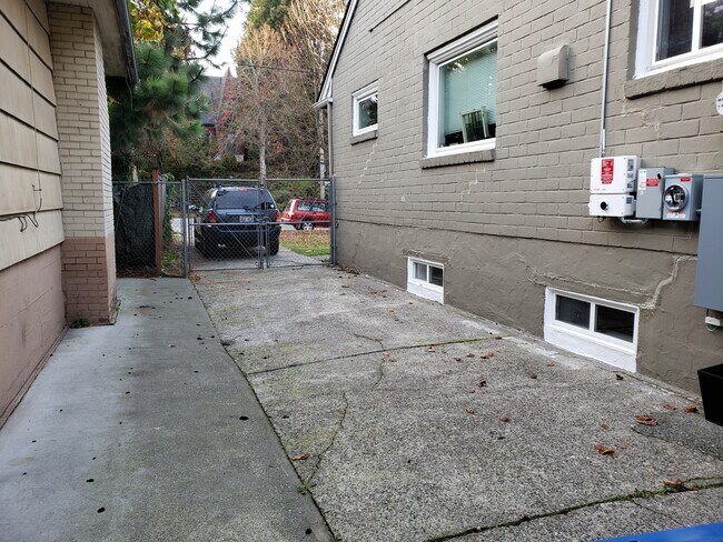 Building Photo - 5032 35th Ave SW