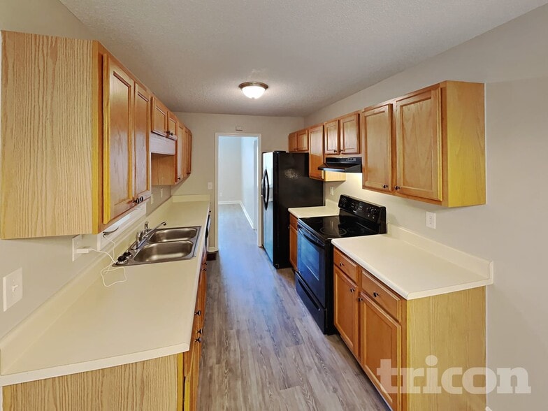 Building Photo - 37 Abbotsford Dr