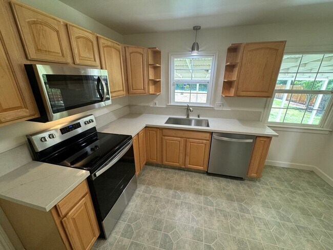 Building Photo - 2 Bedroom | 1 Bathroom | Single family Arden Park Home