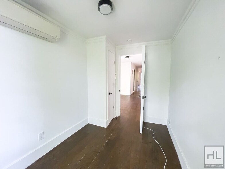 Building Photo - Carroll Gardens / 2-Bed 1-Bath