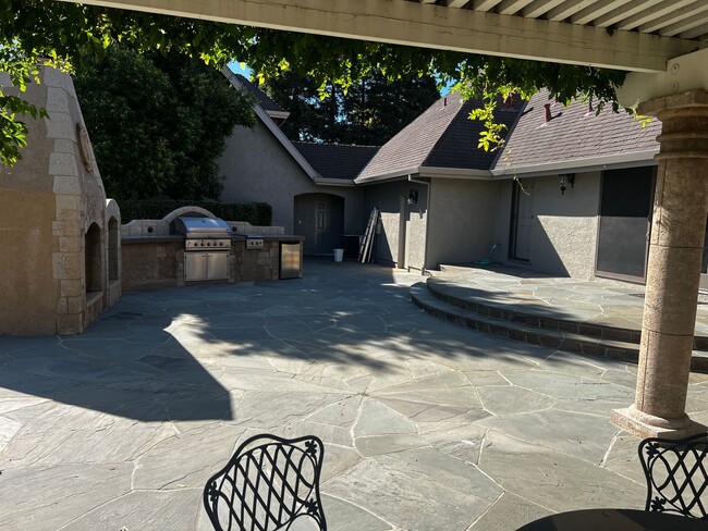 Building Photo - MORGAN HILL Expansive 6 bedroom, 4.5 bathroom home