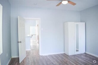 Building Photo - Fantastic 2bd/2ba home! Let yourself in!