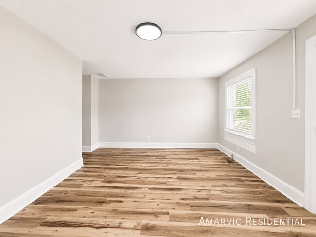 Building Photo - 306 Watauga Ave
