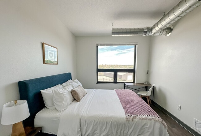 Building Photo - 1261 8th St