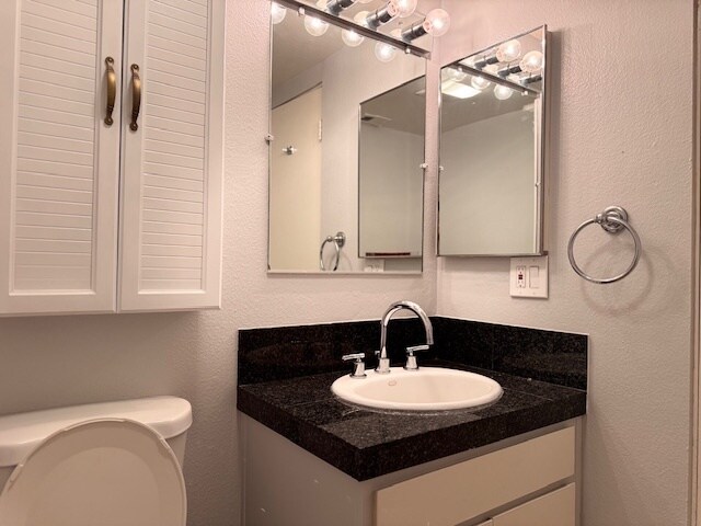 Building Photo - 74443 Driftwood Dr