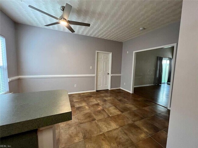 Building Photo - 1812 Kempsville Crossing Ln