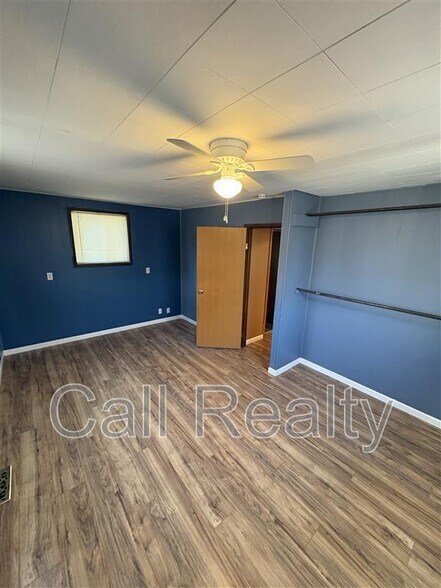 Building Photo - 1210 N Locust Rd