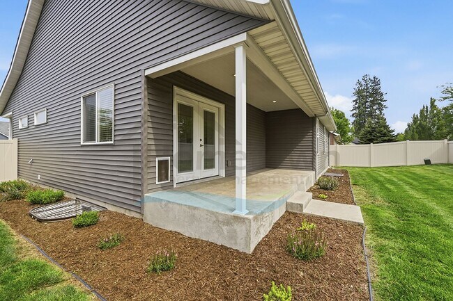 Building Photo - 5163 E Portside Ct