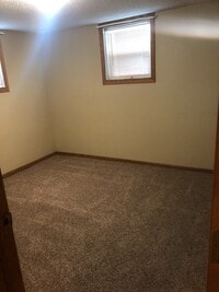 Building Photo - 1012