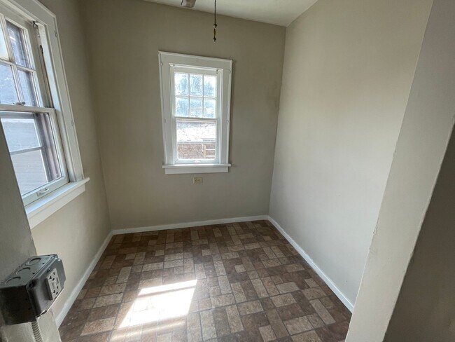 Building Photo - 4273 Wirt St