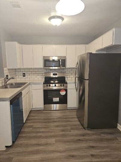 Kitchen - 4005 Pilgram Dr