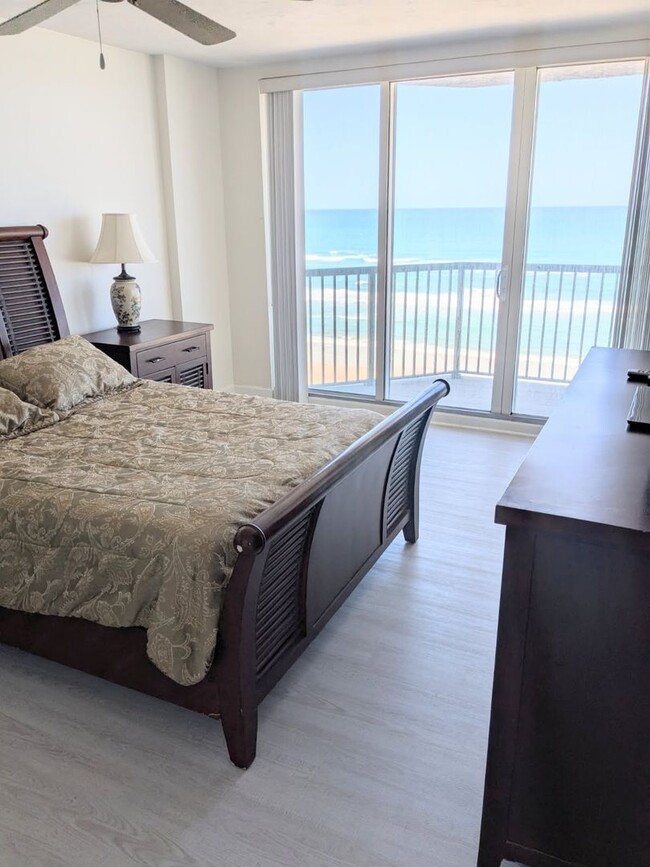 Building Photo - Ocean Front Fully Furnished