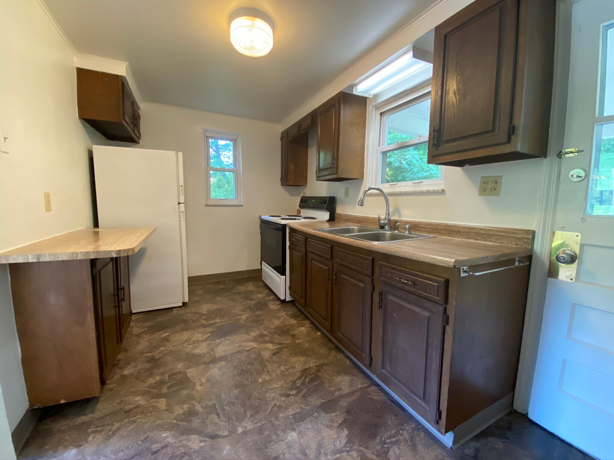 Kitchen - 4443 Clairton Blvd
