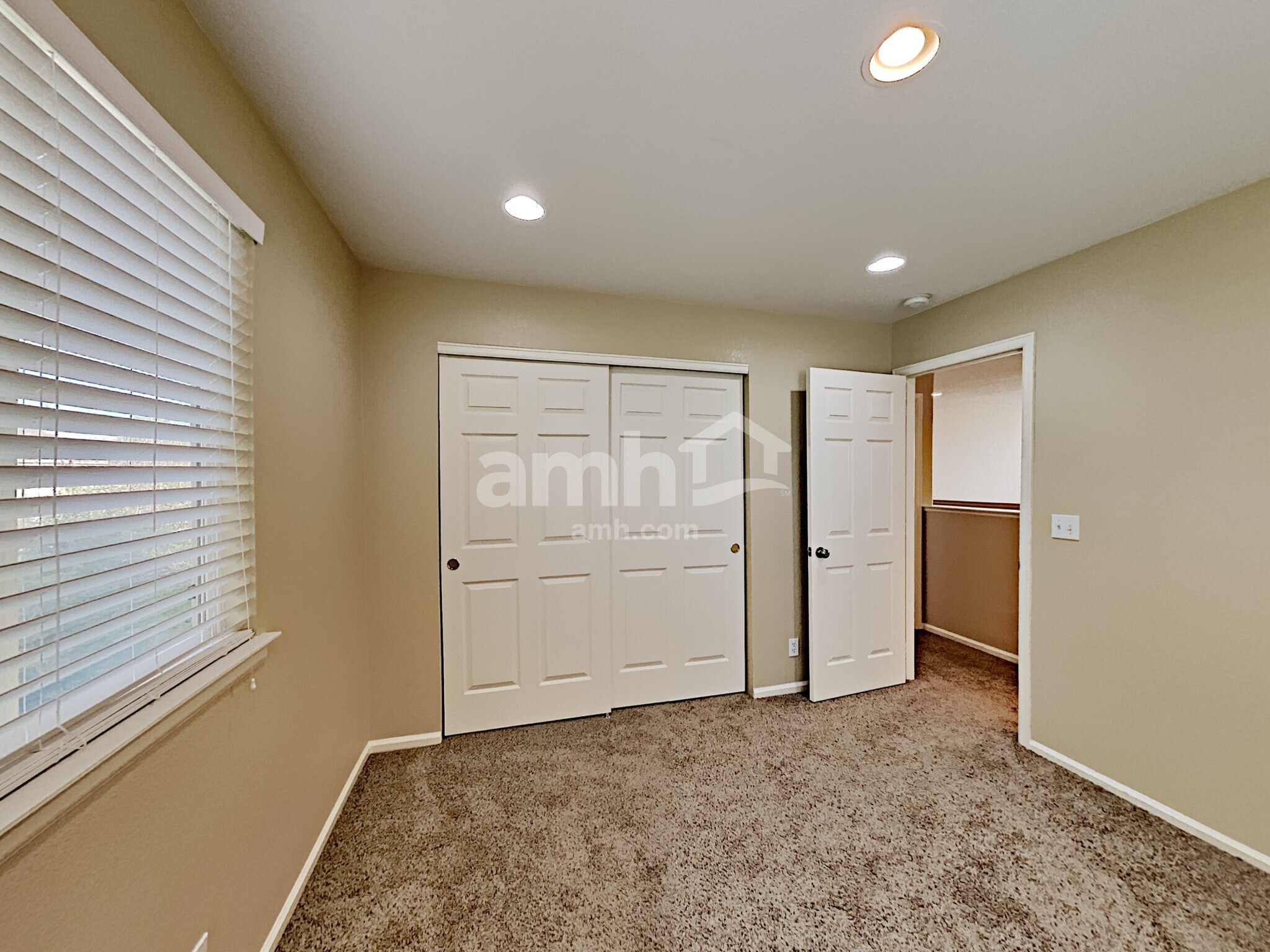 Building Photo - 13954 Ivy St