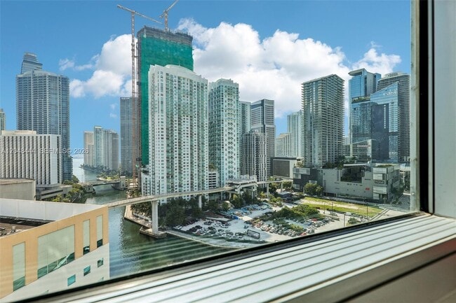 Building Photo - 350 S Miami Ave