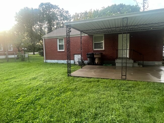 Building Photo - 207 Desoto Dr