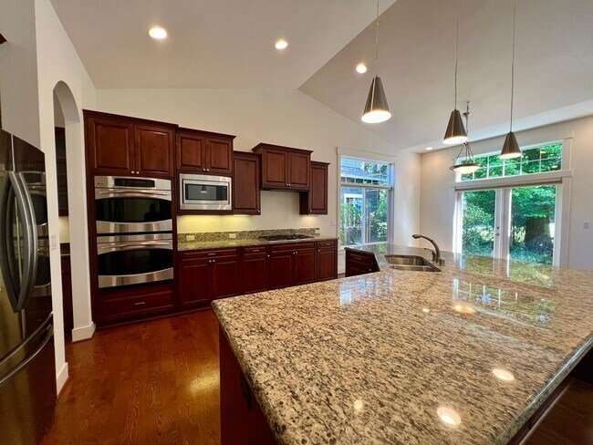 Building Photo - PENDING APPLICATION; Spacious Home on Golf Course  - All Bedrooms En Suite