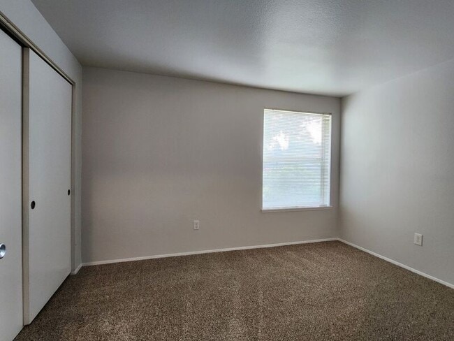 Building Photo - 1285 NW 183rd Ave