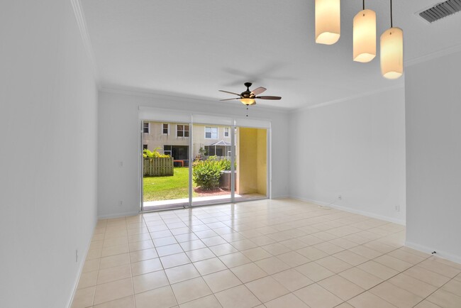 Building Photo - 9700 Porta Leona Ln
