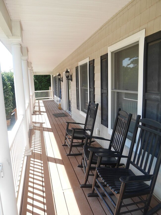Building Photo - Elegant Coastal Home with Spacious Layout Near Lewes Beach