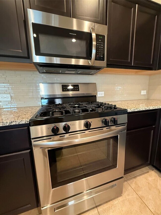 Building Photo - 6624 San Isidro Dr