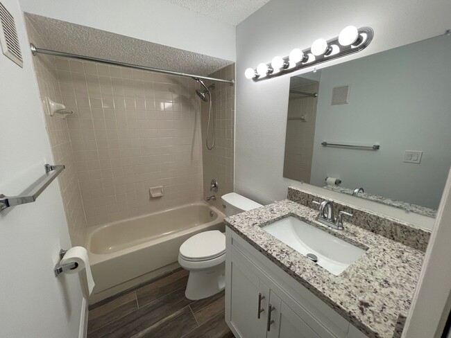 Building Photo - ANNUAL RENTAL - OASIS- 2 BED/2BATH