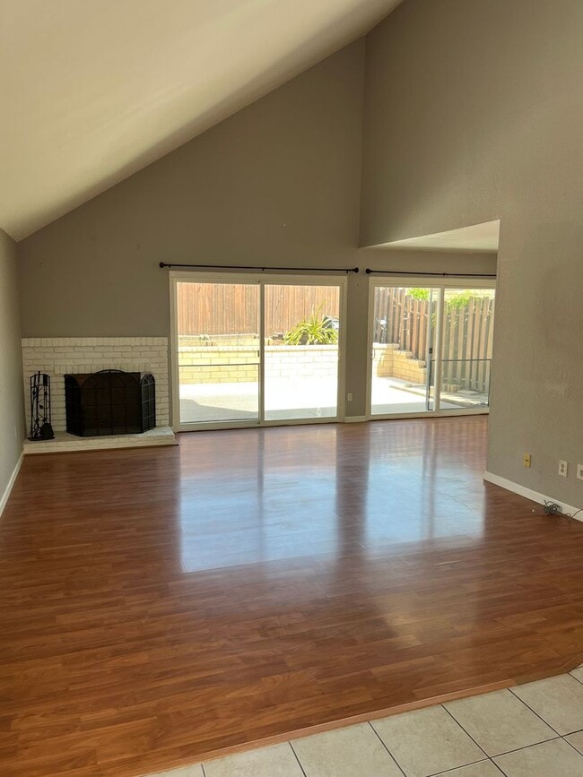 Building Photo - Conveniently located home featuring 2 main bedrooms!
