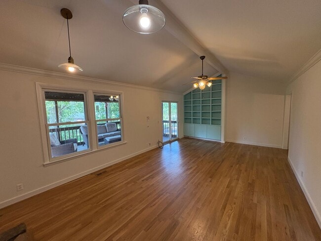 Building Photo - 6808 River Ridge Dr