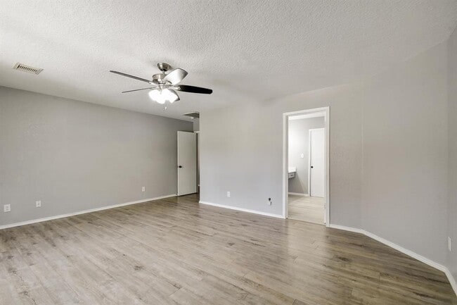 Building Photo - 4314 Knollbluff