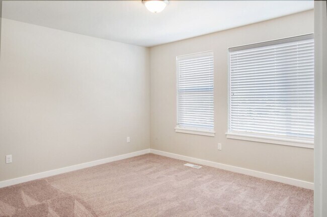 Building Photo - 4bd 2.5ba in LSSD