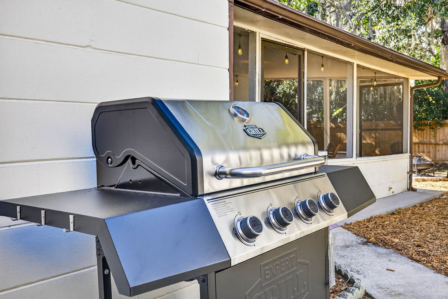 Building Photo - 11702 Moffat Ave