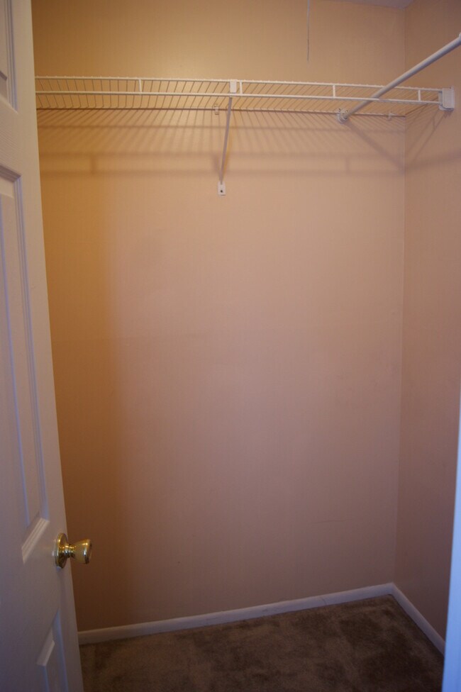 Building Photo - Charming 3 Bedroom/1.5 Bathroom Townhome in Edgewood, MD!