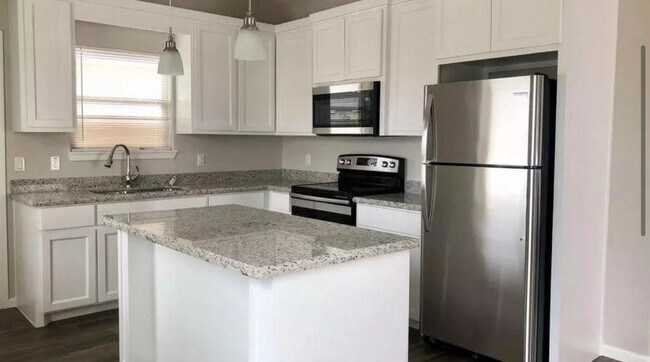 Building Photo - 1804 Jackson St