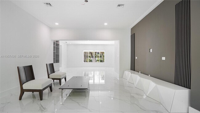 Building Photo - 711 Sunset Rd