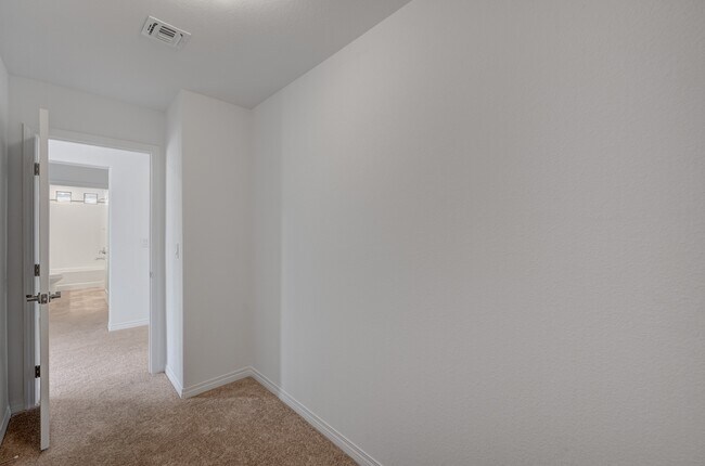 Building Photo - 630 Great River Ave