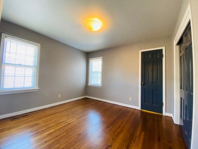 Building Photo - 3 bed 2 bath 1 car garage in The Village!