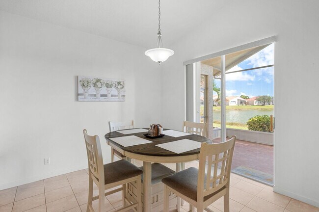 Building Photo - 364 Sunview Way