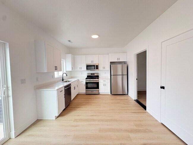 Building Photo - 2925 W 2925 N Cir