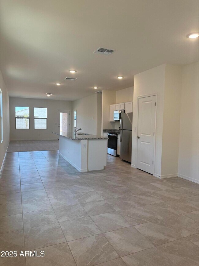 Building Photo - 2370 Steer Dr