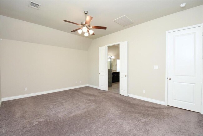 Building Photo - 221 Red Petal Wy