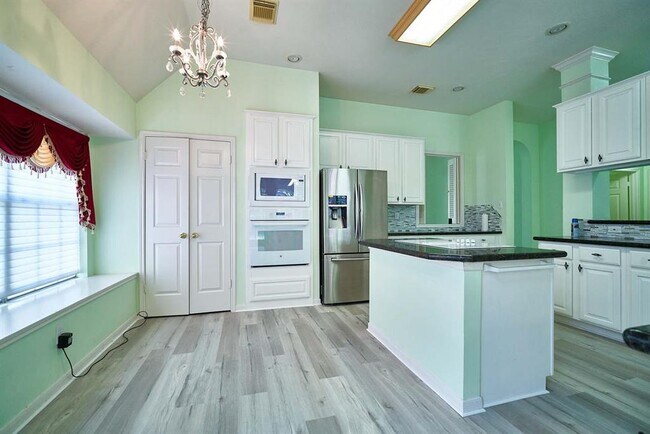 Building Photo - 4503 Oak Valley Dr