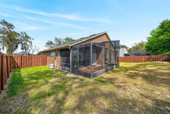 Building Photo - 5477 Glen Oak Pl