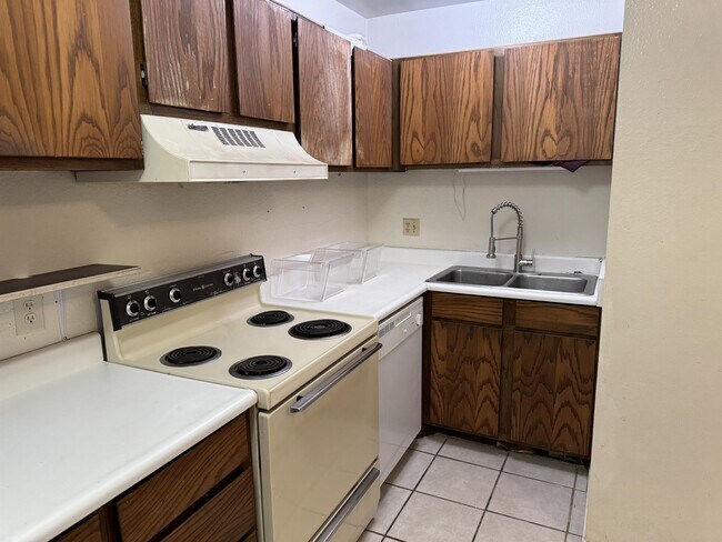 Building Photo - 350 E 700 S