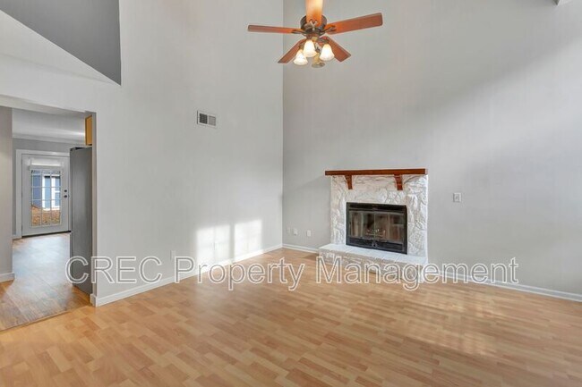 Building Photo - 1411 Oaklanding Rd