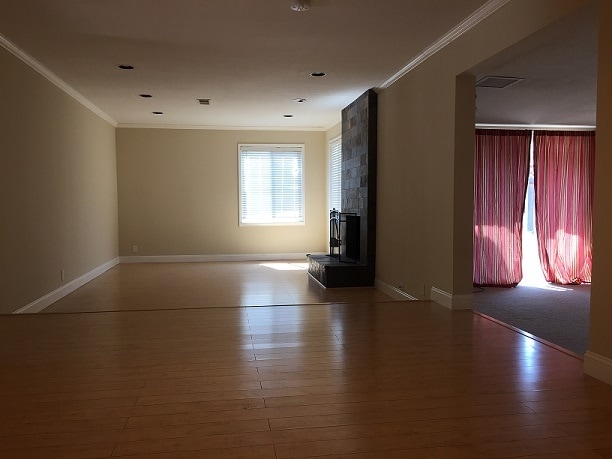 Building Photo - 1437 Lansing Ave