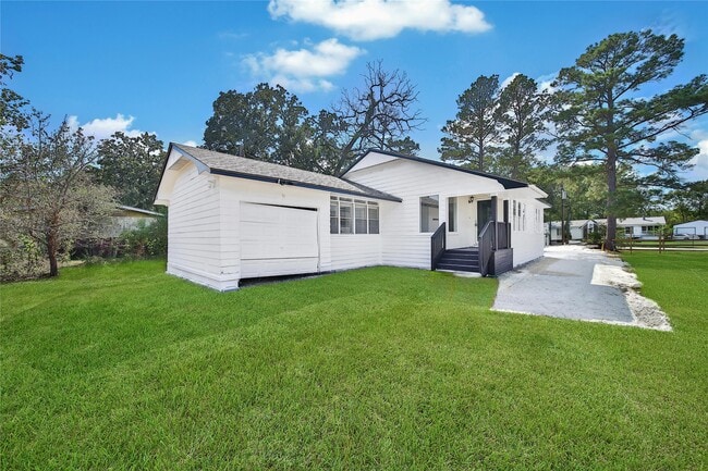 Building Photo - 504 N Magnolia Dr